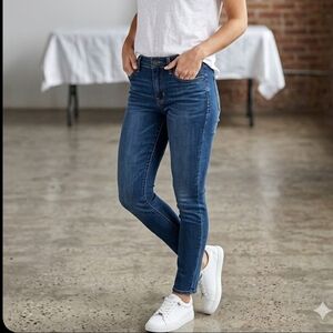 Classic Blue Women's Jeans Size 4 Regular